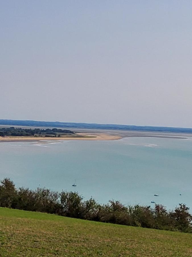Chez Jollyjune, A Moins D'Une Heure Du Mont Saint Michel Champeaux Zewnętrze zdjęcie