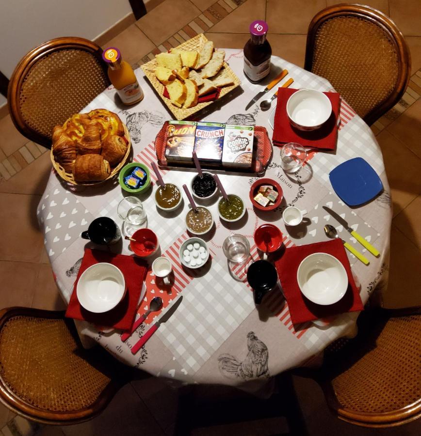 Chez Jollyjune, A Moins D'Une Heure Du Mont Saint Michel Champeaux Zewnętrze zdjęcie